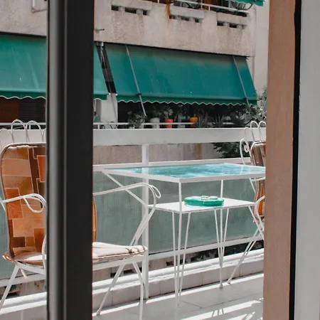 Bright And Spacious 2-bed With Balcony Athens