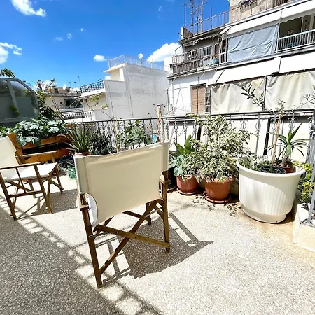 Private Flat With 2 Sunny Balconies & Super King Bed Apartment *