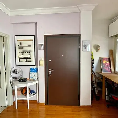 Private Flat With 2 Sunny Balconies & Super King Bed Apartment