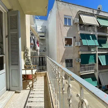 Private Flat With 2 Sunny Balconies & Super King Bed *