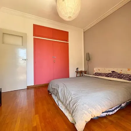 Apartment Private Flat With 2 Sunny Balconies & Super King Bed *