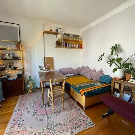 Private Flat With 2 Sunny Balconies & Super King Bed