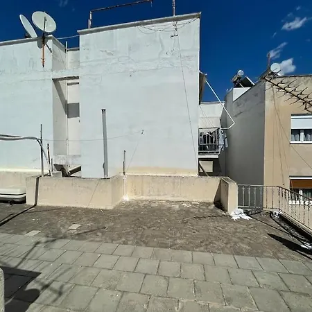 Private Flat With 2 Sunny Balconies & Super King Bed *