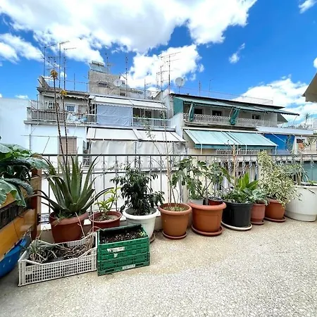 Private Flat With 2 Sunny Balconies & Super King Bed Apartment *
