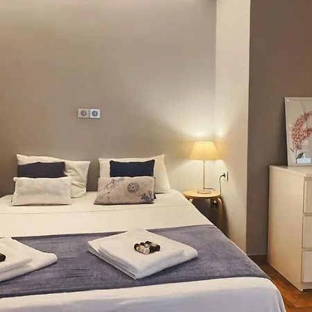 Cozy Newly Renovated 1 Bedroom In The Heart Of Athens