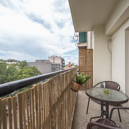 Sunny & Bright Apartment Athens