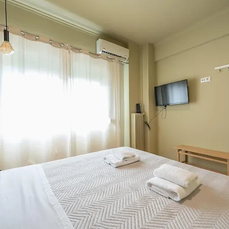 Sunny & Bright Apartment Athens