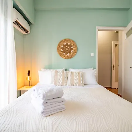 Plaka Historical Center Retreat *