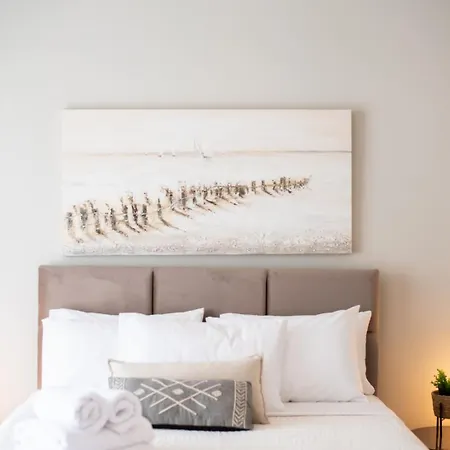 Plaka Historical Center Retreat *
