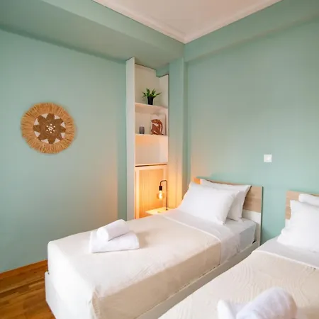 Plaka Historical Center Retreat *