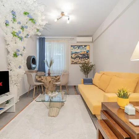 Below The Acropolis Apartment *