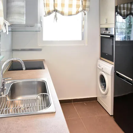 Stylish In Vouliagmeni Apartment Athens