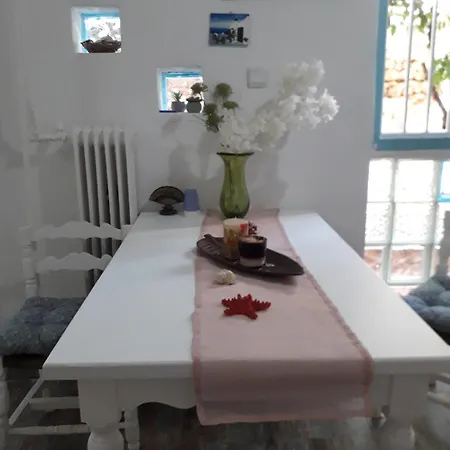 Greekhouse Aris Mado Zoe Apartment Athens