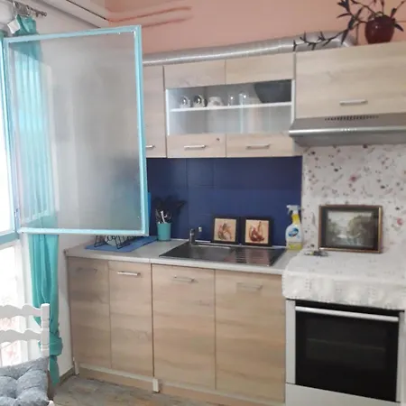 Greekhouse Aris Mado Zoe