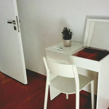 George's Cozy 60m2 7' Metro *