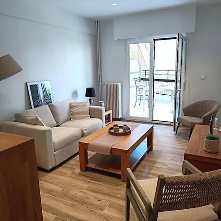 Parkview Elegant 4th Floor- Newly Remodeled Apartment