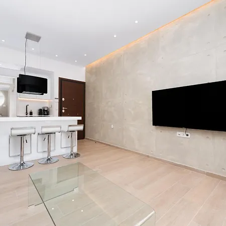 Retreat, Stylish 1-bedroom With Full Amenities Athens