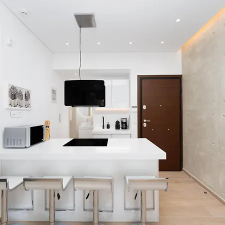 Apartment Retreat, Stylish 1-bedroom With Full Amenities Athens