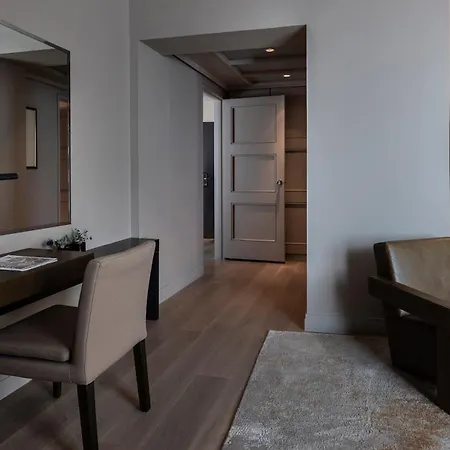 فندق إن جيه في بلازا 5*