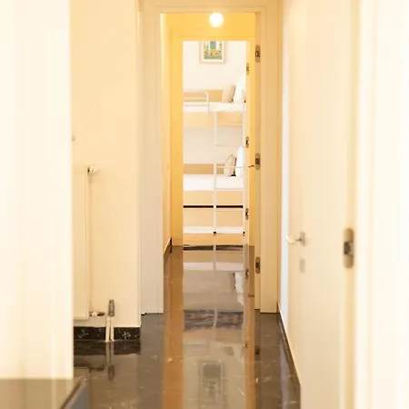 Spacious Glyfada Golf 4br -near + Shops