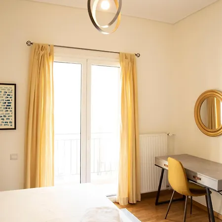 Spacious Glyfada Golf 4br -near + Shops * Athens