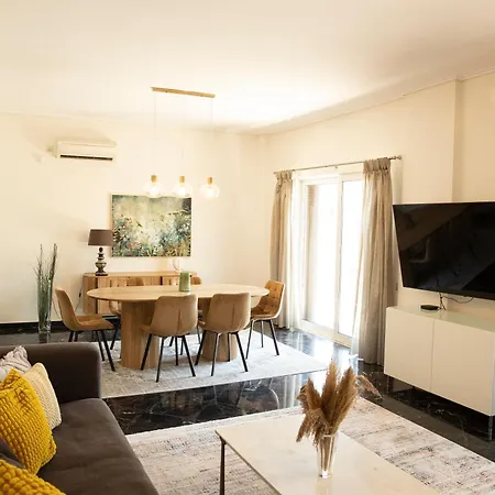 Spacious Glyfada Golf 4br -near + Shops Apartment *