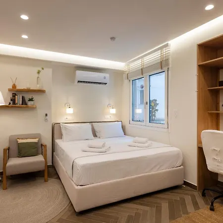 Flat 21 At Evangelismos Metro Stn