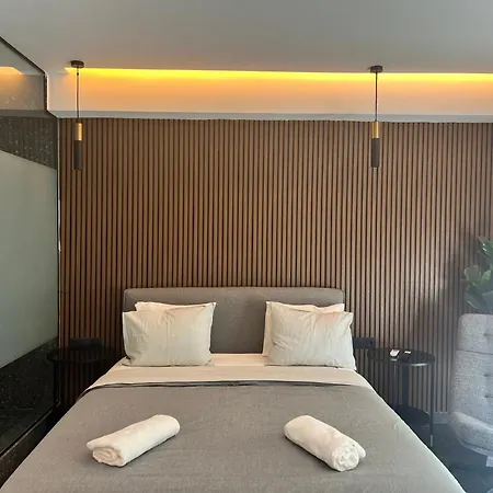 Signature - Aparthotel *