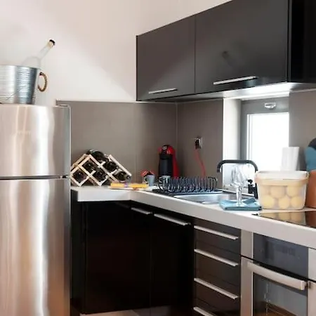 Apartment Renovated Penthouse With Stunning Views *