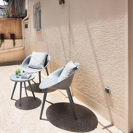 Apartment Renovated Penthouse With Stunning Views *