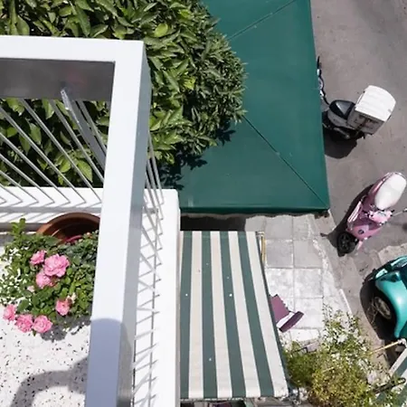 Thrive 100metre To Acropolis Apartment