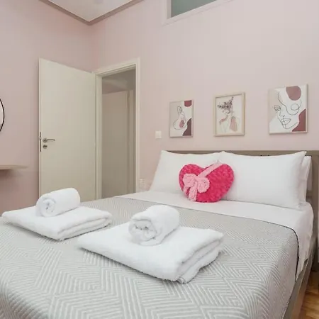 3-bedroom Near Kallimarmaro! Apartment Athens