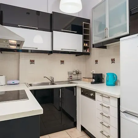 3-bedroom Near Kallimarmaro!