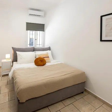 Apartment Phaedrus Living Paris