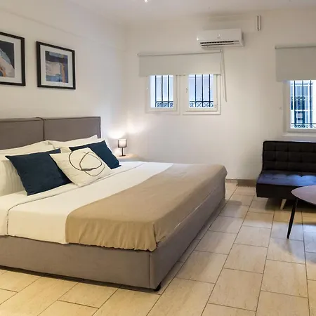 Phaedrus Living Angel Apartment