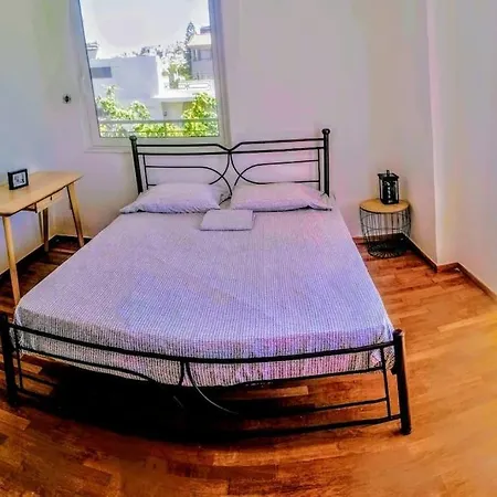 55sm Voula 4pax * Athens