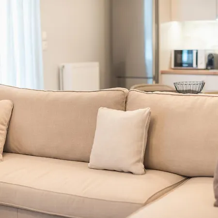 Apartment Chic 2br With Balcony