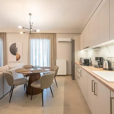 Chic 2br With Balcony Athens