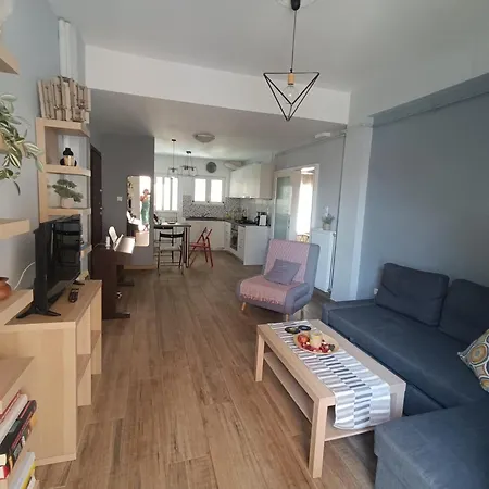 Poppy's Dreamy Apartment, Thissio * Athens