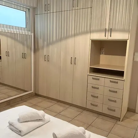 Vouliagmeni 2bed Garden Flat Apartment Athens