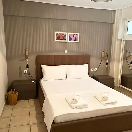 Vouliagmeni 2bed Garden Flat Apartment