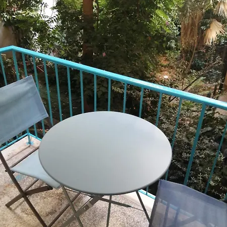 Apartment ανακαινισμένο 8 λεπτά από το μετρό.
