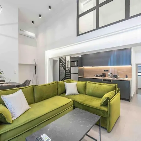 Stylish Loft In Apartment *