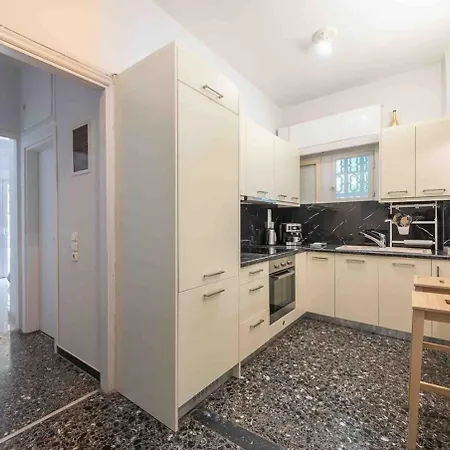 Apartment In The Alimos Marina