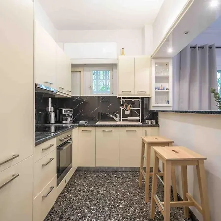 In The Alimos Marina Apartment Athens