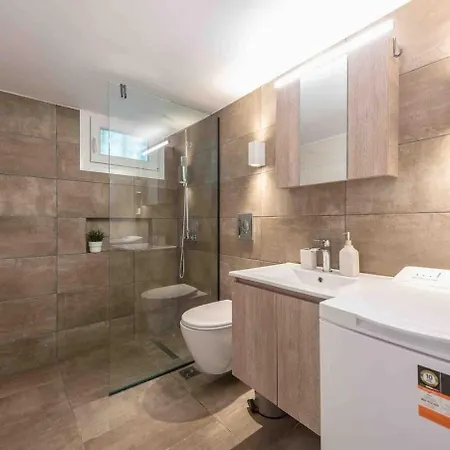 Apartment In The Alimos Marina