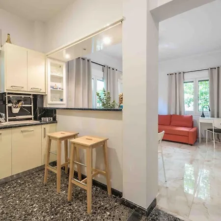 In The Alimos Marina Apartment Athens