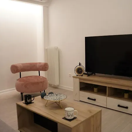 Apartment Bright & Cozy Apartment,