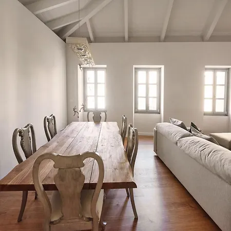 Villa En Plaka - Elegant Estate *