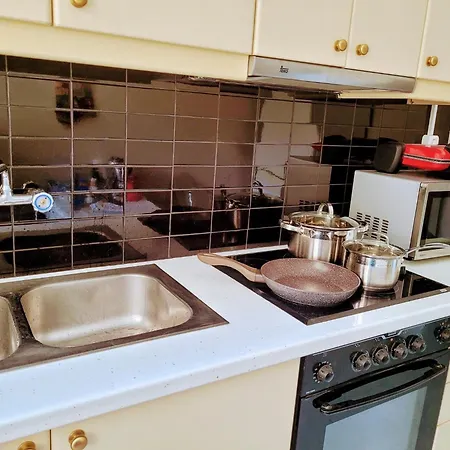 One Bedroom Apartment *